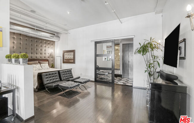 1 bed, 1 bath, 1,560 sqft, $7,500, Unit 1007