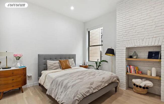 136 N 8 ST