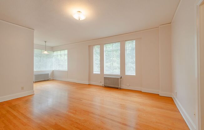 2 beds, 1 bath, 825 sqft, $1,930, Unit 401