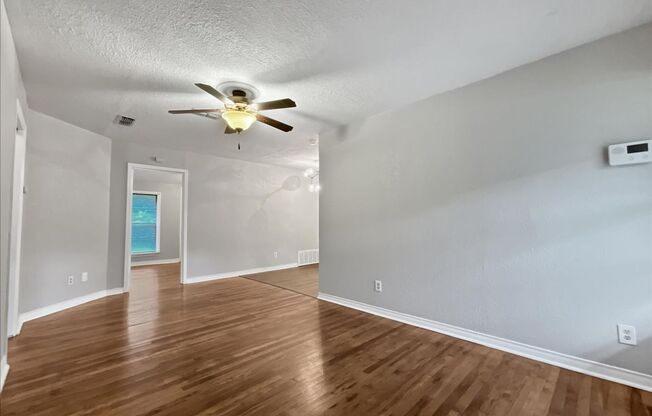 Special Offer For Lease: 3 bedroom 1 bath in Fort Worth