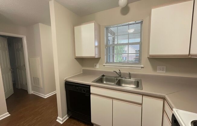 1 bed, 1 bath, 871 sqft, $1,150, Unit 2744-8