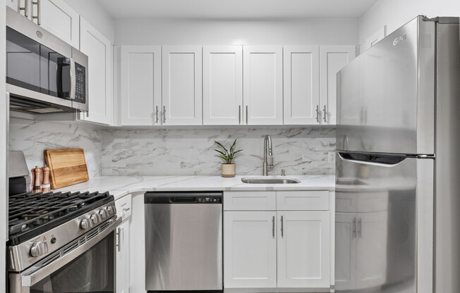 1 bed, 1 bath, 660 sqft, $5,200, Unit 15C