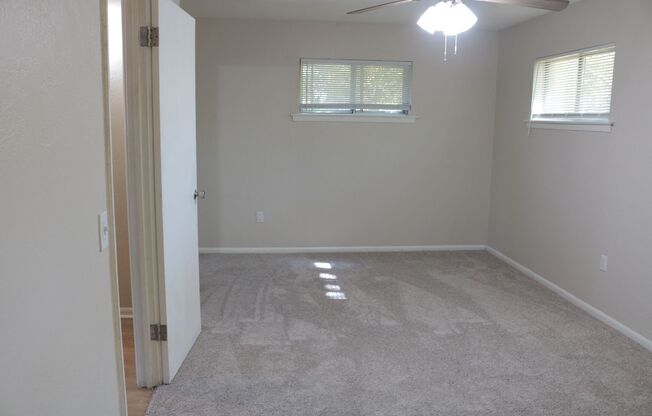 1 bed, 1 bath, 700 sqft, $800, Unit 6110-B