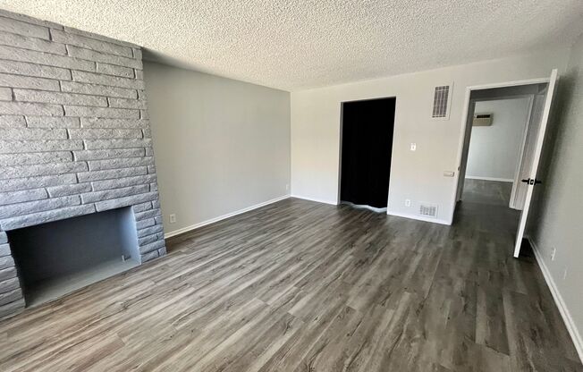 2 beds, 1 bath, 750 sqft, $1,998, Unit 213