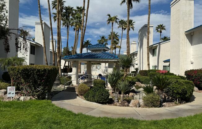 Furnished 2 BR Condo w/ Utilities Boat Dock, Marina, Garage -Roadhaven Marina Avail June-Dec, May-Oct