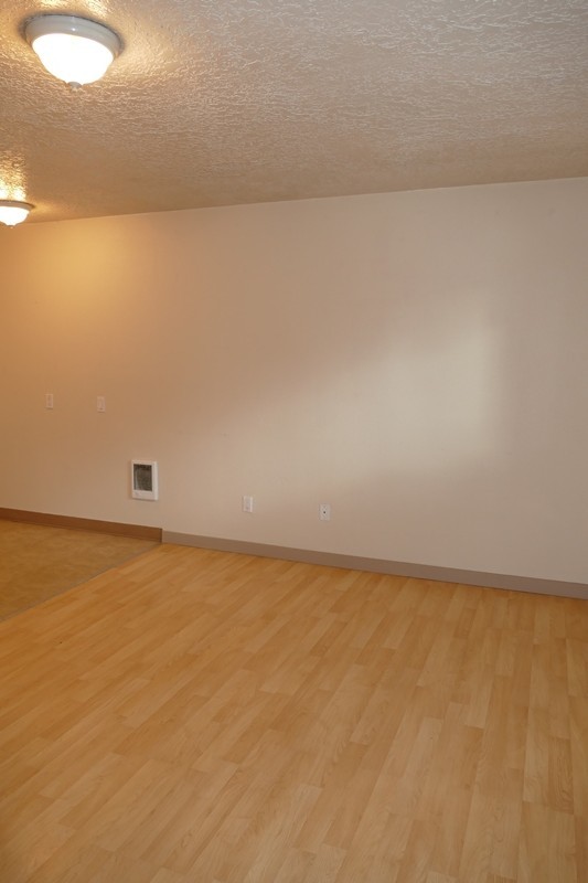 SE Arista Dr - 1 bedroom apartment in the heart of Oak Grove
