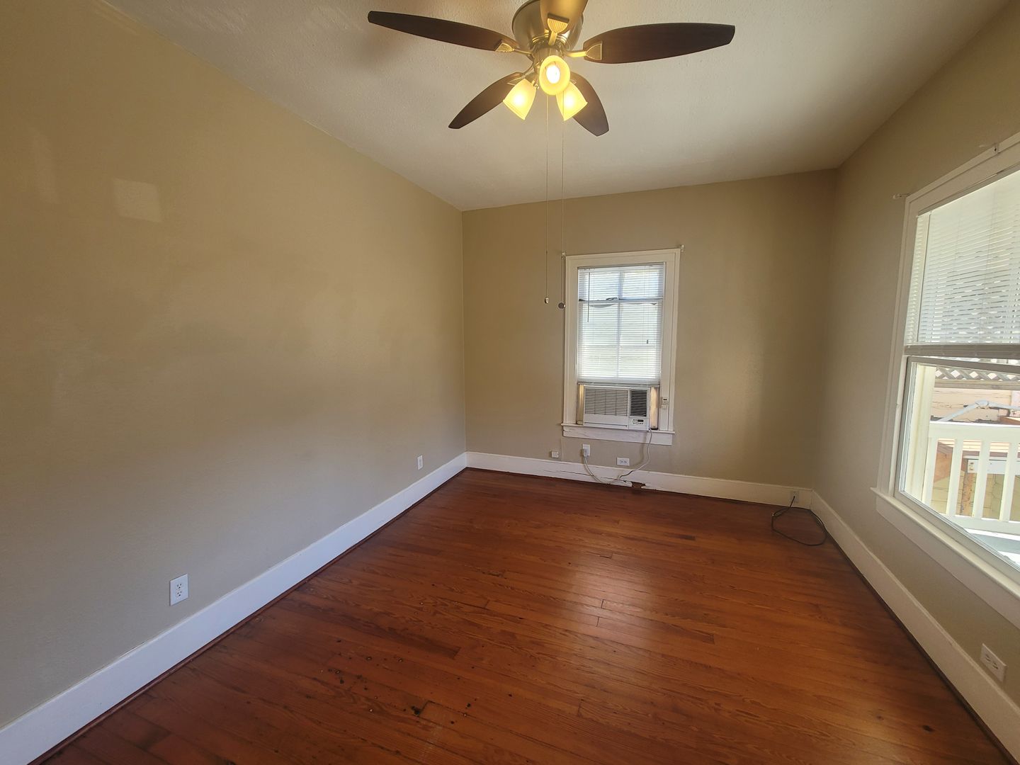 East End Upstairs 2 Bedroom Cottage