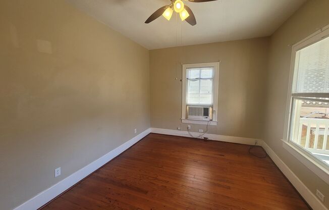 2 beds, 1 bath, $1,150