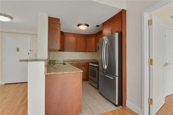 2 beds, 2 baths, 802 sqft, $3,100, Unit 5D