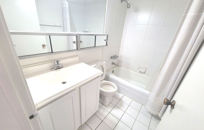 2 beds, 1 bath, $1,400, Unit 316