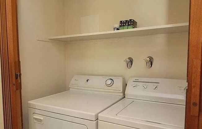 2 beds, 1 bath, 975 sqft, $1,995, Unit 6222