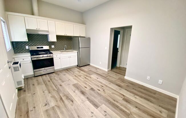 Sweet Spot Alert! Cozy 1 Bed in the Heart of LA