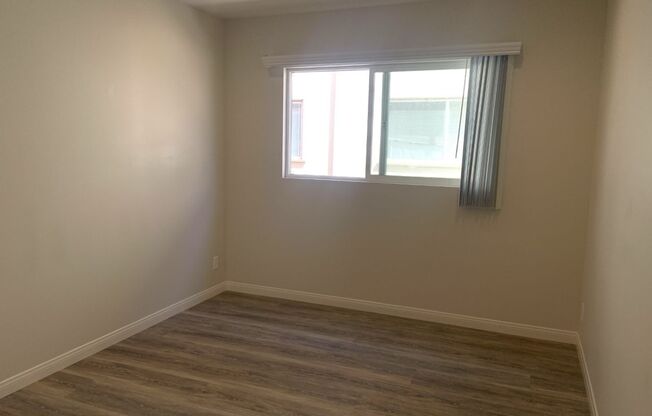 2 beds, 1 bath, 725 sqft, $2,500, Unit B