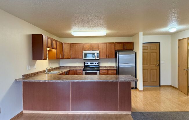 3 beds, 2 baths, 1,207 sqft, $1,275