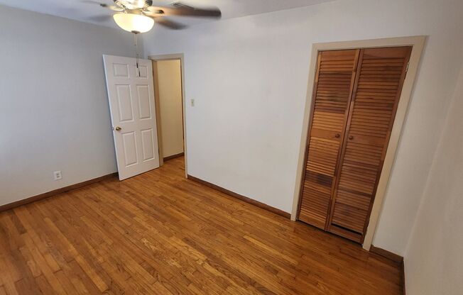 3 beds, 1 bath, $1,595