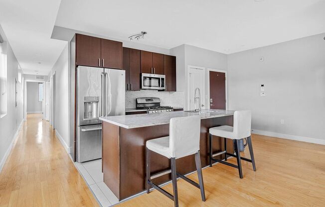 900 N 16 ST