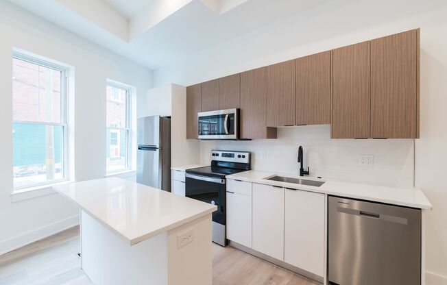 2 beds, 2 baths, 905 sqft, $1,535, Unit 1