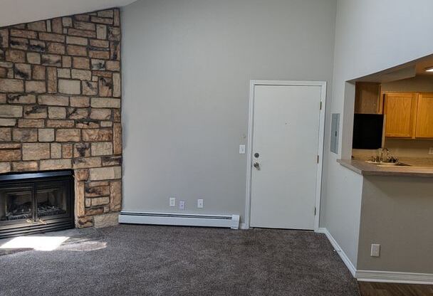 2 beds, 2 baths, $1,900, Unit # 19 308