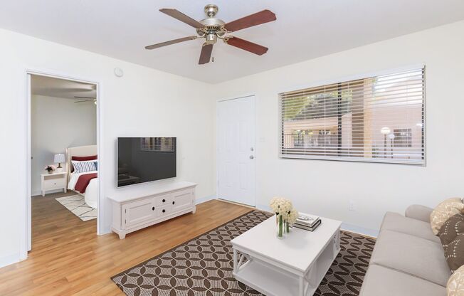 1 bed, 1 bath, 563 sqft, $1,175, Unit 130