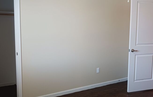 2 beds, 1.5 baths, 1,047 sqft, $1,395, Unit Unit 19