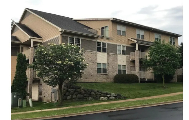 Spacious McFarland apartments with in-unit laundry, indoor pool, hot tub, underground parking and more.