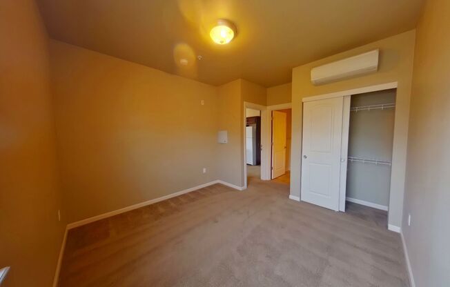 2 beds, 2 baths, 700 sqft, $1,800, Unit 302