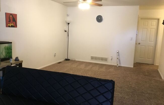 1921-1923 Almond Avenue