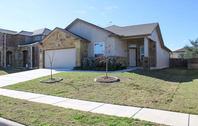 4-BEDROOM IN SAENGERHALLE, COMAL ISD