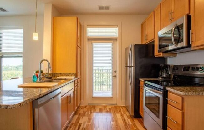 1 bed, 1 bath, 756 sqft, $1,599