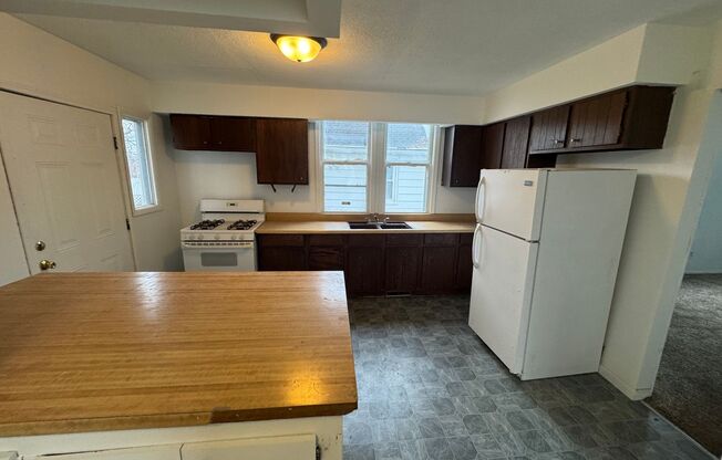 2 beds, 1 bath, $725