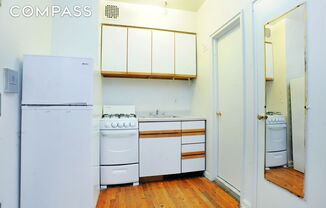 Studio, 1 bath, $2,300, Unit 4B