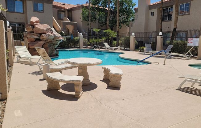 Great Location in Green Valley