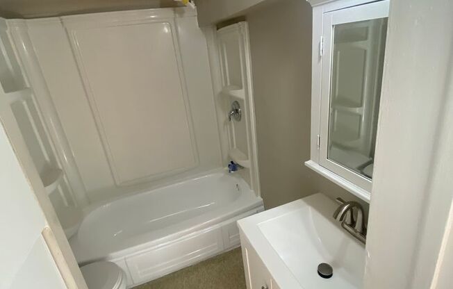 Studio, 1 bath, 307 sqft, $1,020, Unit 3A