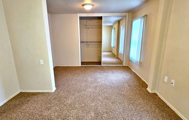 1 bed, 1 bath, 584 sqft, $995, Unit 4