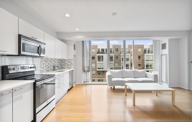 2 Earhart St
