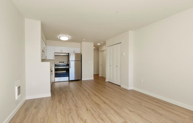 Studio, 1 bath, 413 sqft, $1,550, Unit 601