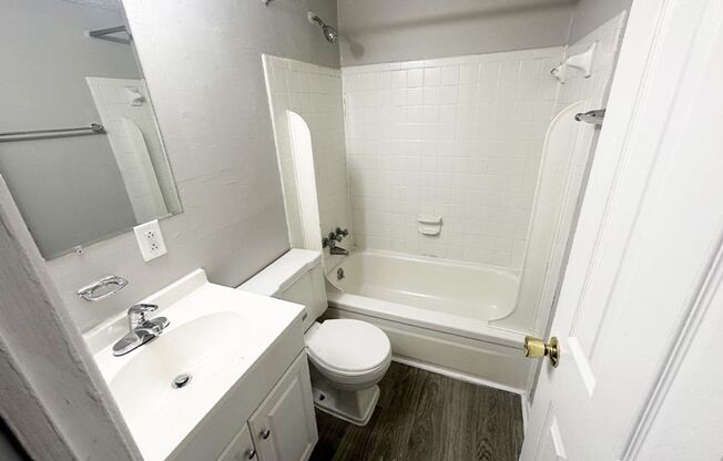 1 bed, 1 bath, 560 sqft, $815, Unit 720-12