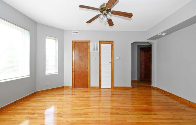 4736-4742 W 65th MOBILITY ZONE