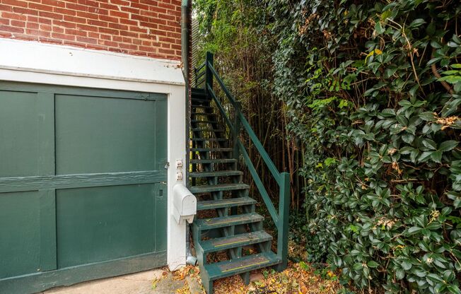 Quaint 1 Bedroom/1 Bathroom Cottage Style Apartment in Richmond ***Available 11/18/24***