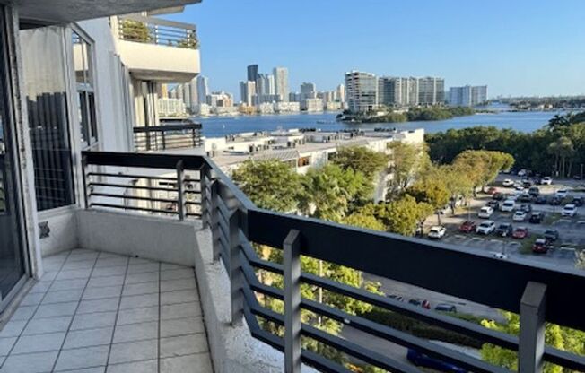 Beautiful 2/2 unit in Aventura