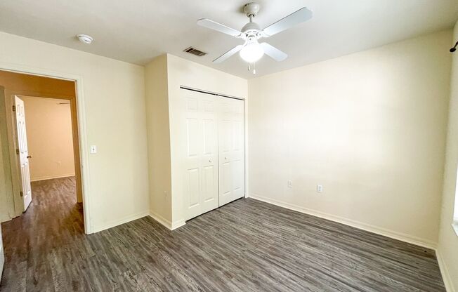 2 beds, 2.5 baths, $1,600, Unit Unit 4