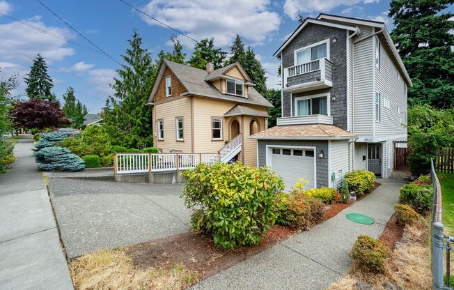 3-Story Greenlake Home - Private Yard and Deck, In-Unit Washer/Dryer