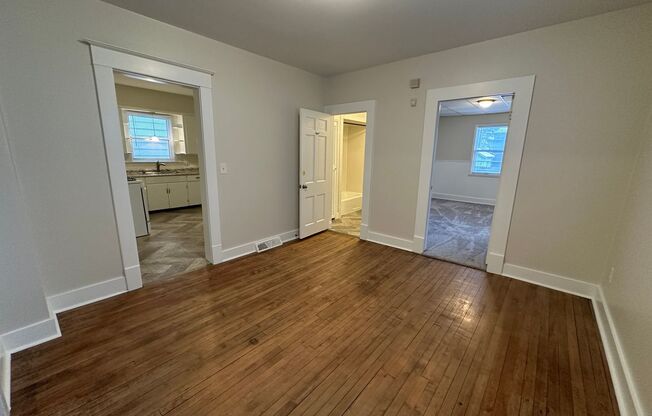 3 beds, 1 bath, $1,795, Unit Apt 1