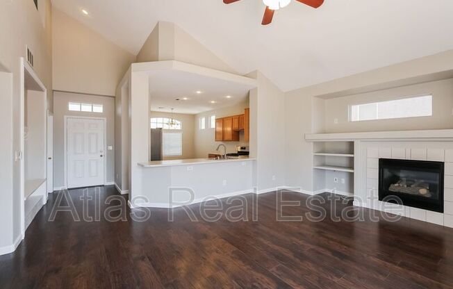 425 W AZURE AVE