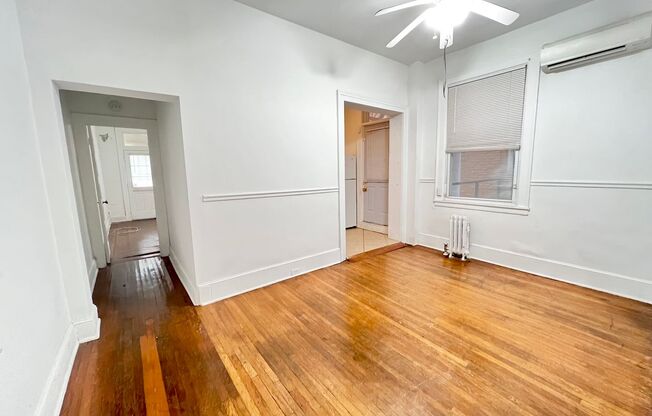 2 beds, 1 bath, 1,000 sqft, $1,840, Unit 3033 N. Calvert St. C1