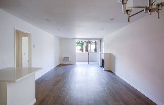2 beds, 2 baths, 918 sqft, $3,595, Unit 101