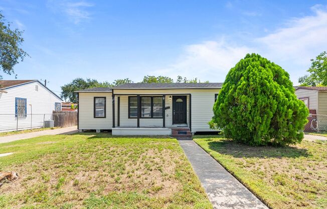 3 BEDROOM 2 BATH WITH BACK APARTMENT