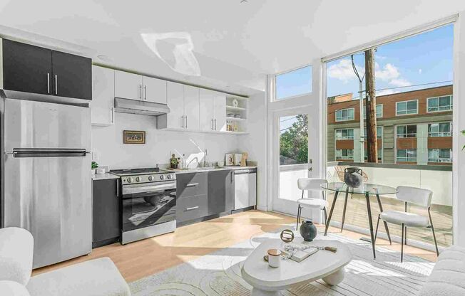 Studio, 1 bath, 422 sqft, $1,595, Unit Unit 204