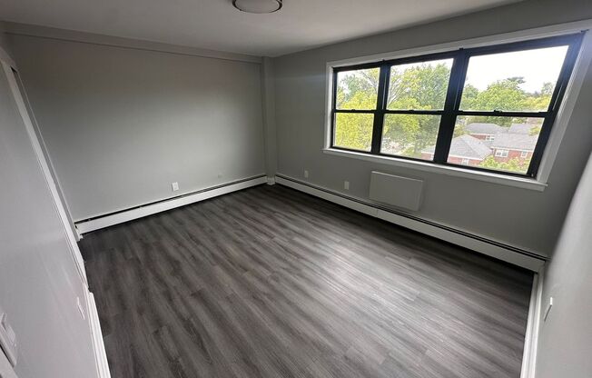 2 beds, 1 bath, 850 sqft, $2,095, Unit Apt 4P