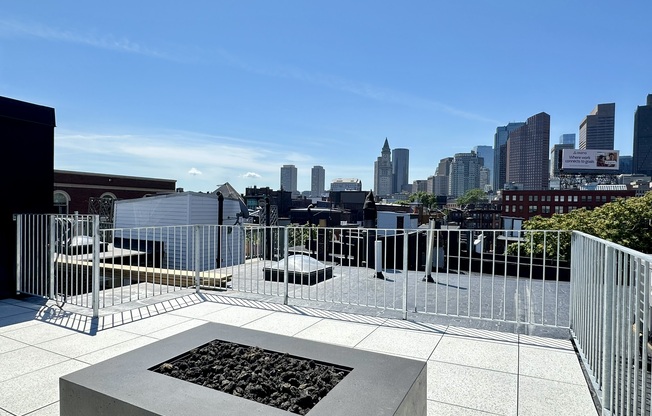 2 beds, 1 bath, $4,800, Unit 5R